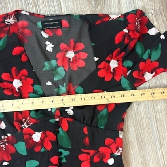 Urban Outfitters plunge neckline floral dress size Large mini - Picture 4 of 9